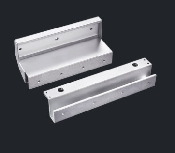 MONTAJE EN U PARA CHAPA MAGNETICAS EN PUERTAS DE CRISTAL CON MARCO DE CRISTAL 