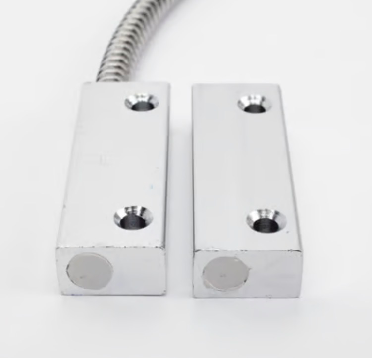SENSOR O CONTACTO MAGNETICO CABLEADO DE USO RUDO