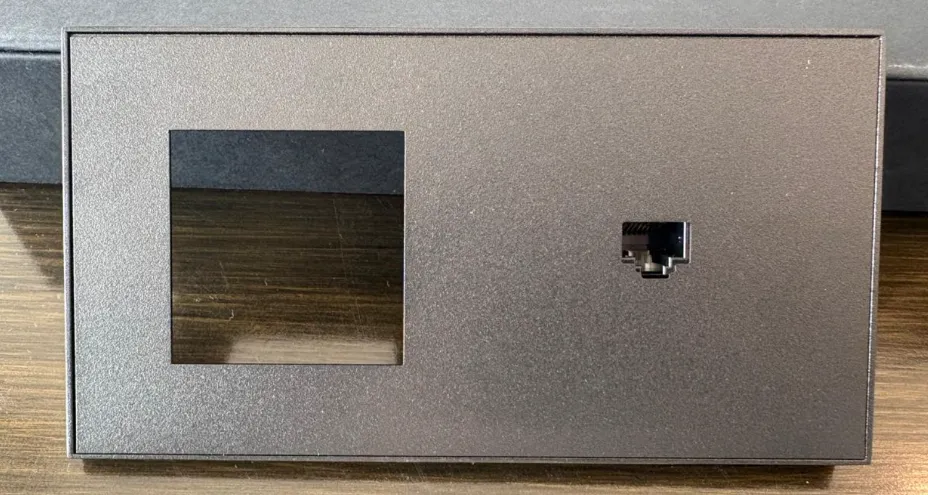 [EXTRA-03377] PLACA PARA CONTACTO + UTP CATEGORIA 6 EUROPEA TEXTURED BLACK